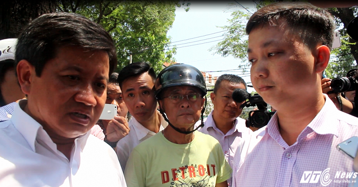 Video: Ông Đoàn Ngọc Hải chất vấn 'chủ xe' ngoại giao dán dấu miễn trừ giả