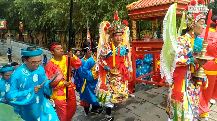 Video: Hàng ngàn người dân TP.HCM tham dự lễ Giỗ tổ Hùng Vương