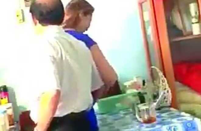 Nữ Phó Ban Tổ chức huyện tố cáo bị sàm sỡ tại nhà riêng