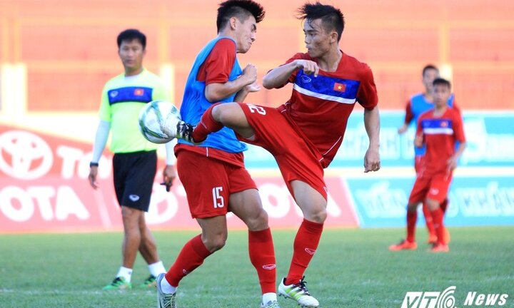 Video: U20 Việt Nam thắng đậm đàn em U19 tuyển chọn Việt Nam