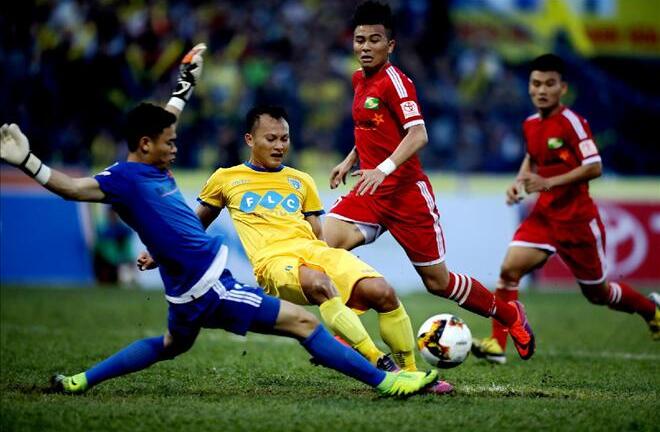 HAGL vs FLC Thanh Hóa: Trọng Hoàng vắng mặt, trung vệ HAGL bị treo giò