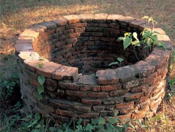 Tàn độc cháu bé 18 ngày tuổi bị ném xuống giếng nước