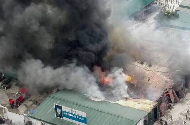 Toàn cảnh vụ cháy lớn khu nhà xưởng trên đường Phạm Hùng