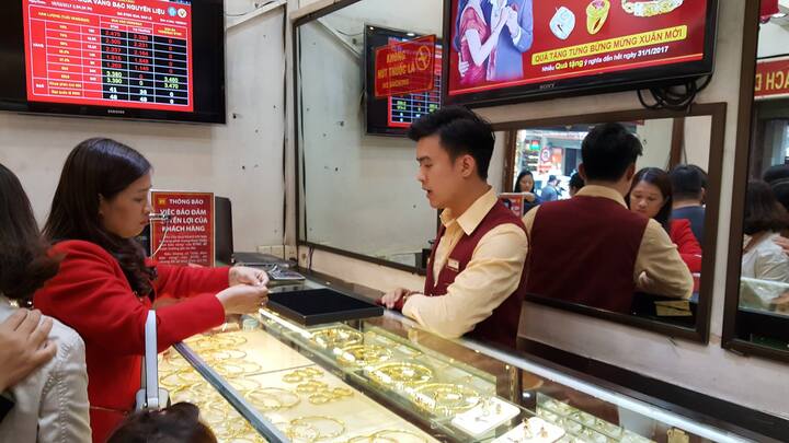 Giá vàng tăng 'phi mã' nếu Mỹ tiếp tục tấn công Syria