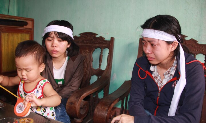 Video: Rớt nước mắt hoàn cảnh 3 chị em hiến tạng mẹ cứu người