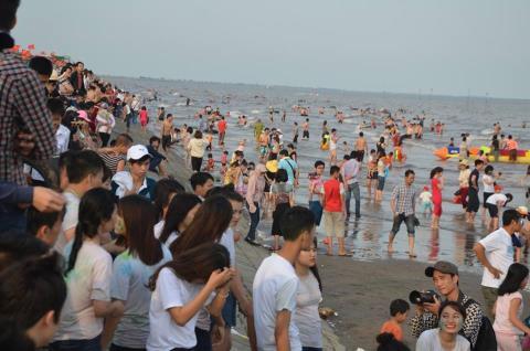 Quất Lâm lắp camera, khách du lịch đeo khẩu trang, che biển số