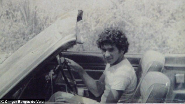 Câu chuyện kỳ bí về phi công buôn lậu vàng, thoát chết sau 11 vụ tai nạn trong 40 năm