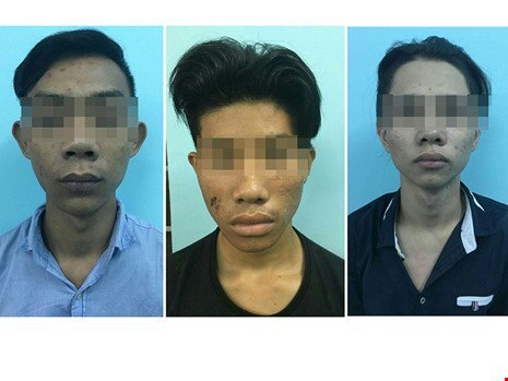 Băng cướp 16 tuổi kề dao uy hiếp, cướp tài sản cặp tình nhân đang tâm sự