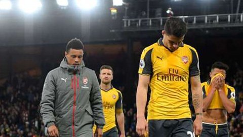 Thầy trò Arsenal thất vọng cùng cực sau trận thua sấp mặt