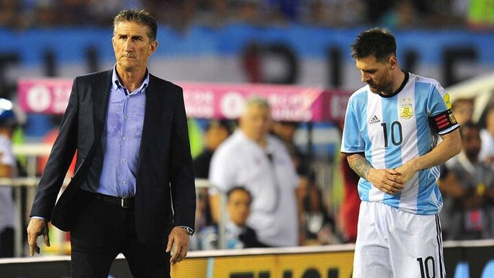 Tuyển Argentina sa thải HLV trưởng