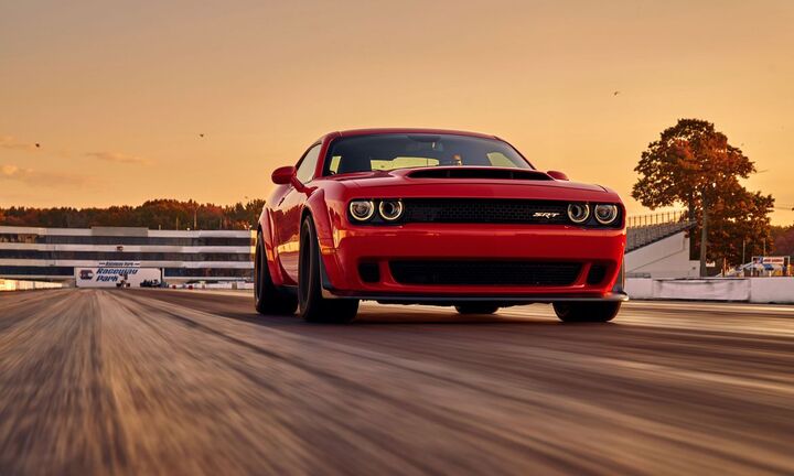 Dodge Challenger SRT Demon 2018 mạnh 840 mã lực trình làng