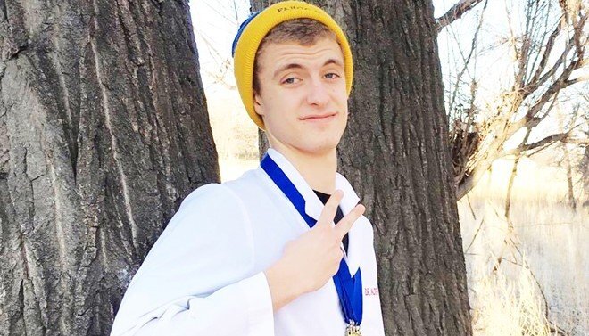 Nam sinh nghèo đỗ 12 đại học hàng đầu thế giới nhờ bài luận đặc biệt