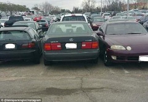 Nhân viên công ty siêu giàu toát mồ hôi tìm chỗ đỗ xe mỗi ngày