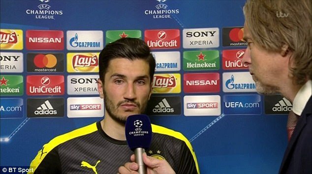 Cầu thủ Dortmund bị ép thi đấu: 'Họ không coi chúng tôi là người'