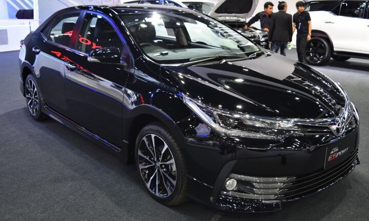 Toyota Corolla Altis Esport 2017 ra mắt giá 615 triệu đồng