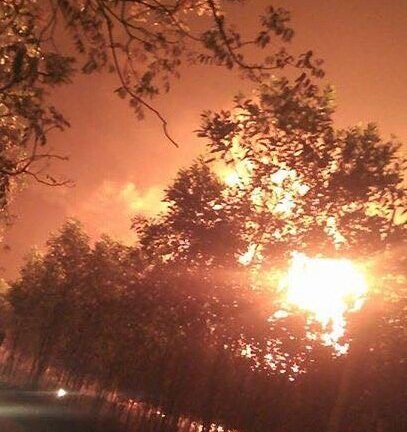 Video: Biển lửa đỏ rực trời bao trùm khu nhà xưởng rộng lớn ở Đồng Nai