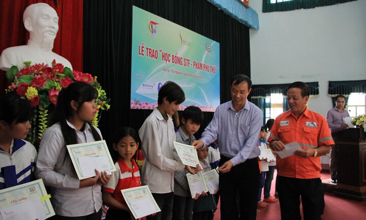 Công ty cổ phần Masan Nutri – Science tiếp tục đồng hành cùng ‘Học bổng STF – Phạm Phú Thứ’