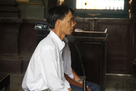 Cựu công an dùng nhục hình làm chết người khai bị dụ cung