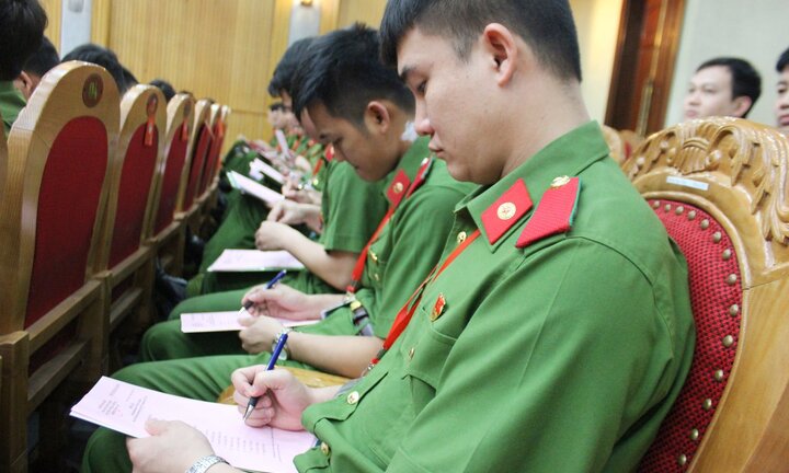 Sinh viên Học viện Cảnh sát cần trang bị kỹ năng ngoại ngữ để làm chủ tương lai