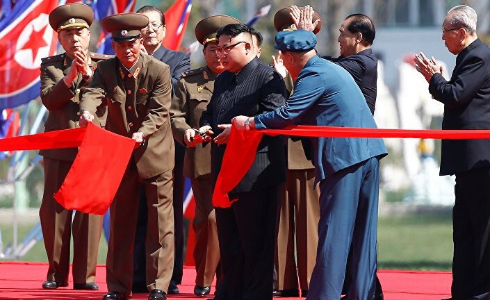 Video, ảnh: Ông Kim Jong-un cắt băng khánh thành khu phố tráng lệ, hiện đại nhất Triều Tiên