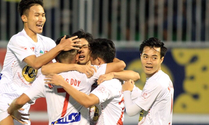 Video kết quả Than Quảng Ninh vs HAGL: Rượt đuổi tỷ số, HAGL hòa nghẹt thở