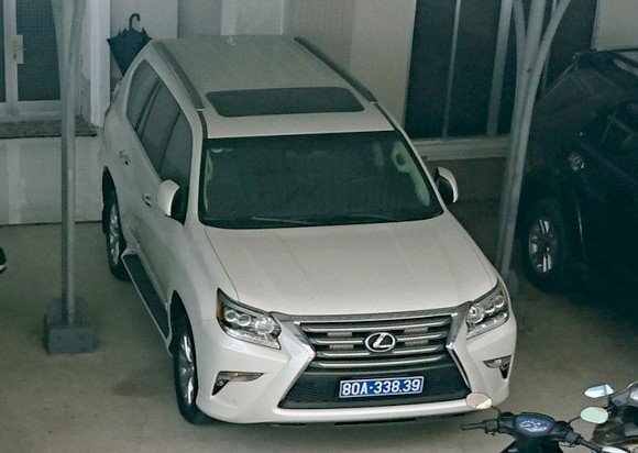 Cà Mau nhận xe sang của doanh nghiệp: Tiến hành kiểm tra