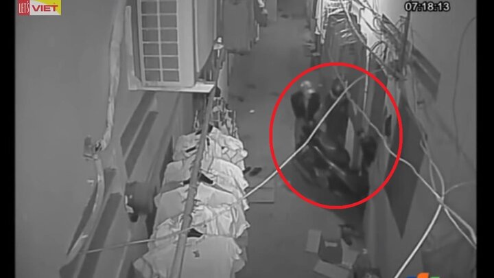 Băng trộm phá khóa, lấy đi 4 xe máy trong đêm