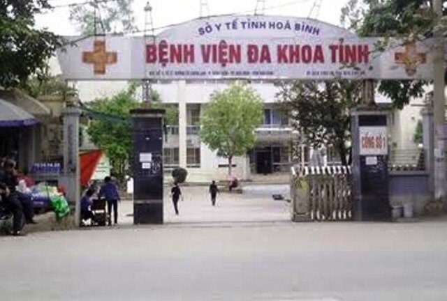 Xôn xao sản phụ sinh con ngay chân cầu thang bệnh viện