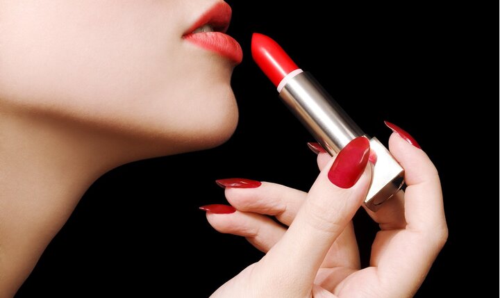 Nguy cơ nhiễm độc chì từ son môi