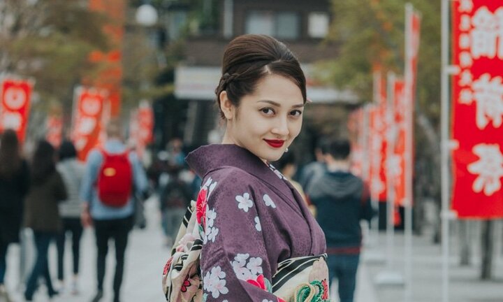 Thích thú với hình ảnh Bảo Anh hóa geisha trên đất Nhật
