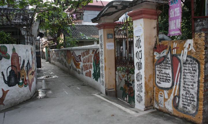 Ảnh: Bức tranh tường 'độc nhất vô nhị' của cụ ông 94 tuổi ở Hà Nội