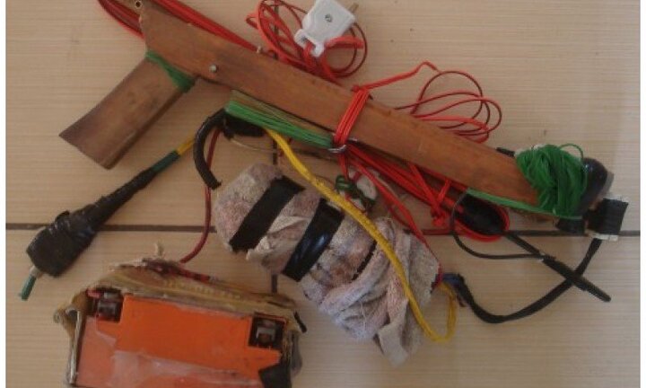 Giận vợ, vác súng tự chế bắn con gái và mẹ đẻ