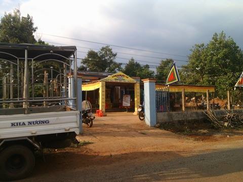 Bố phát hiện con trai chết trên rẫy cà phê, miệng sùi bọt