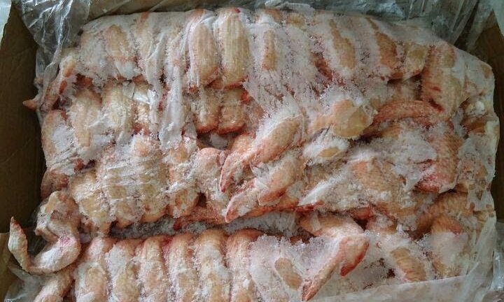 Tiêu hủy khối lượng lớn cánh gà nhập khẩu 'quá đát'