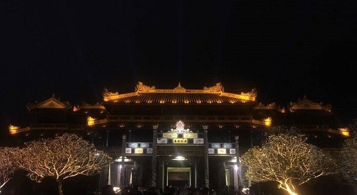 Chính thức mở cửa Đại nội Huế về đêm phục vụ khách tham quan