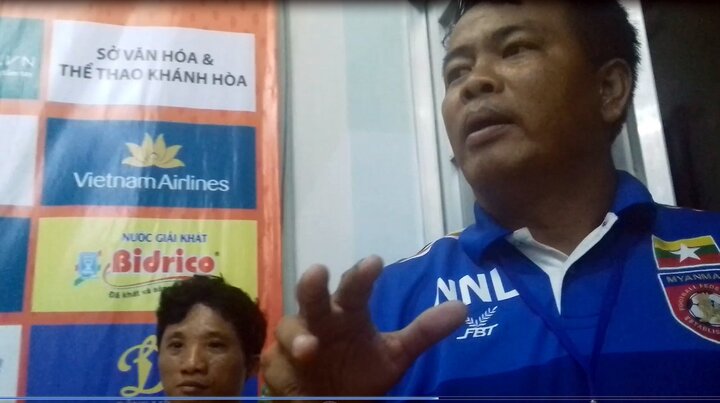 Thua U19 HAGL Arsenal JMG, HLV U19 Myanmar nổi giận trong phòng họp báo