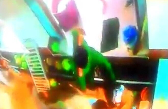 Kiểm tra clip người mặc đồ cảnh sát đánh ngư dân nghi bị tâm thần