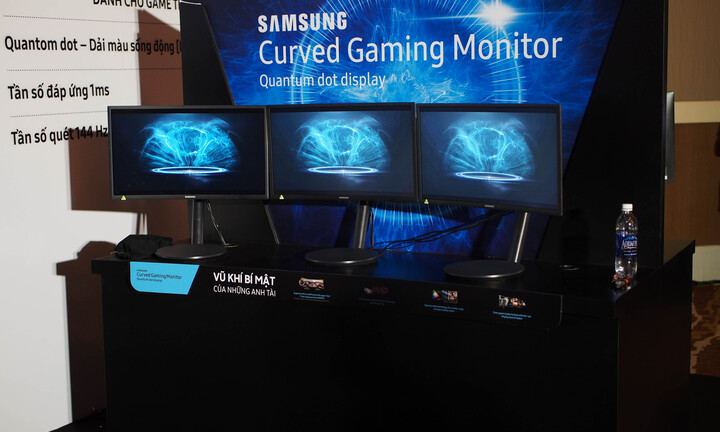 Sam sung ra mắt màn hình cong giá gần 10 triệu đồng