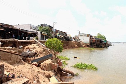 Sạt lở nhấn chìm 14 căn nhà ở An Giang: Hình ảnh mới nhất tại hiện trường
