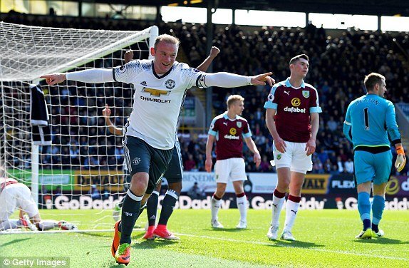 Video kết quả Burnley vs MU: Martial tỏa sáng, MU áp sát top 4