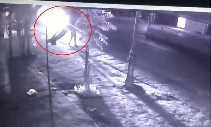 Xe máy sang đường kiểu tự sát, gây tai nạn thảm khốc trong đêm