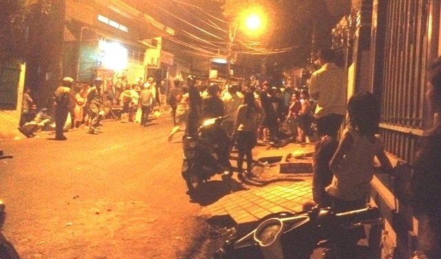 Côn đồ đâm gục 2 người đàn ông trong quán karaoke ở Đồng Nai