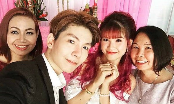 Lễ đính hôn vui nhộn của Khởi My và bạn trai Kelvin Khánh