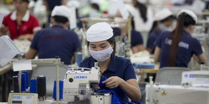 Người lao động nghỉ hưu chưa đủ tuổi sẽ bị trừ 2% lương