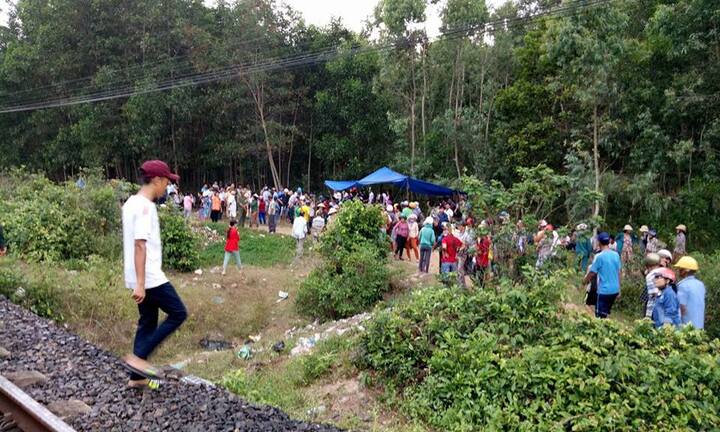 Xe hơi bị tàu hỏa húc văng, 4 người chết: Trưởng tàu kể phút cả tàu chao đảo