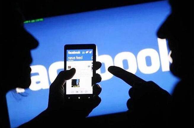 Facebook lên kế hoạch trả tiền cho người dùng sản xuất video