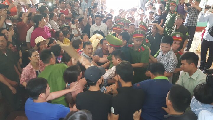 Náo loạn buổi xin lỗi ‘tử tù’ Hàn Đức Long: Bộ Tư pháp lên tiếng