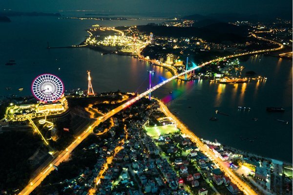 Quảng Ninh phát 11.500 vé miễn phí tham dự chương trình 'Rực rỡ Hạ Long'