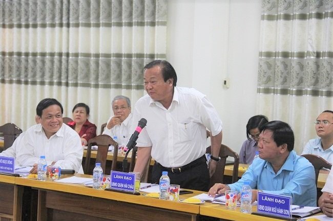 Chủ tịch quận ở Đà Nẵng: ‘Cho tôi 5 người cũng làm hết việc của 25 người’