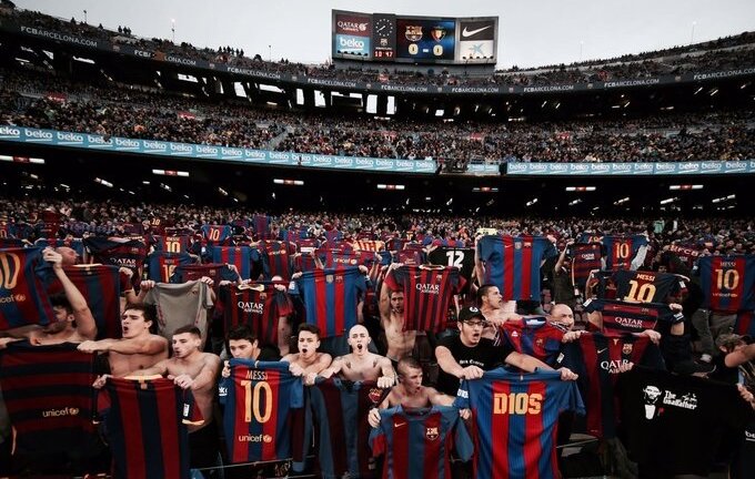Fan Barca đồng loạt 'phơi áo' khi Messi ghi bàn vào lưới Osasuna